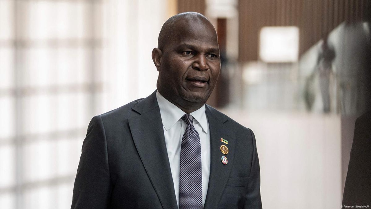 MOZAMBIQUE: FUEL PRICES LIKELY TO RISE, WARNS CHAPO