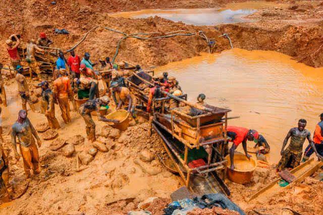 LIBERIA: LANDOWNERS CRY FOUL AS MINING EXPANDS — "OUR LAND IS UNDER SIEGE" IN MARSHALL DISPUTE